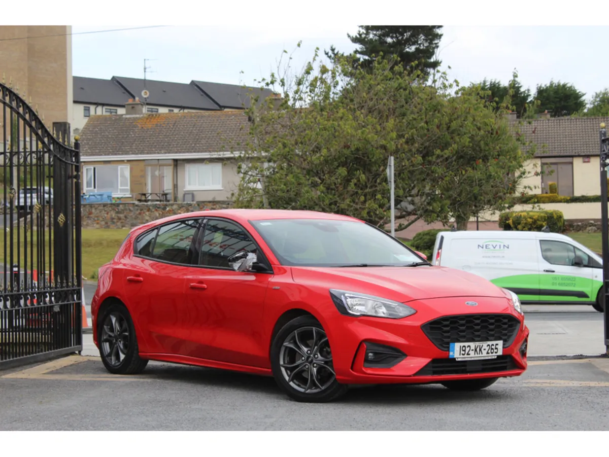 Ford Focus ST-LINE 1.0 ECOBOOST 125 125PS 4DR - Image 1