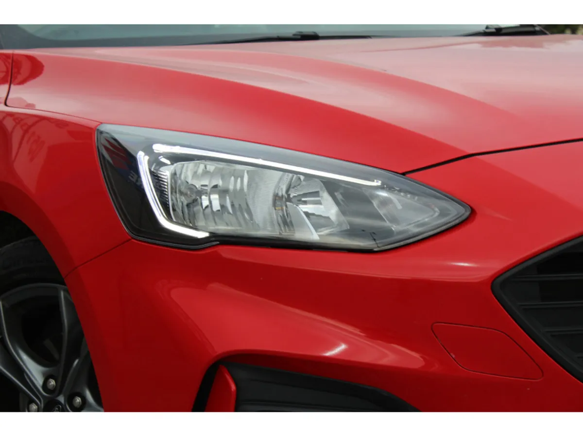 Ford Focus ST-LINE 1.0 ECOBOOST 125 125PS 4DR - Image 2