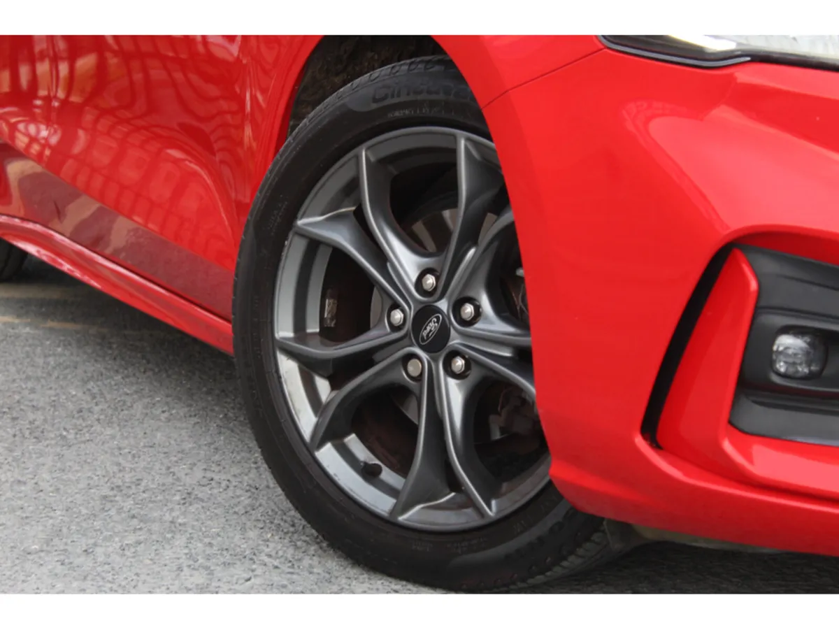 Ford Focus ST-LINE 1.0 ECOBOOST 125 125PS 4DR - Image 3