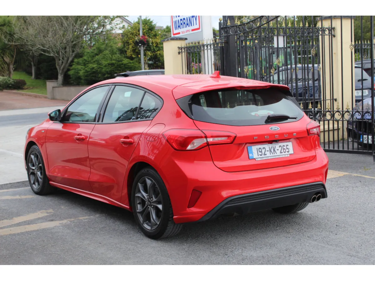 Ford Focus ST-LINE 1.0 ECOBOOST 125 125PS 4DR - Image 4