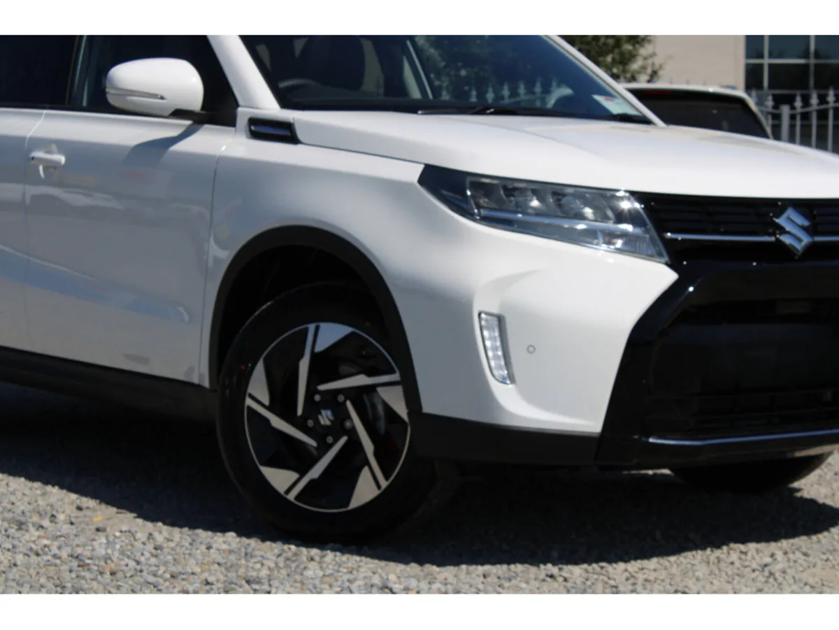 Suzuki Vitara 1.5 ULTRA AGS 5DR *10 Year Warranty* - Image 2