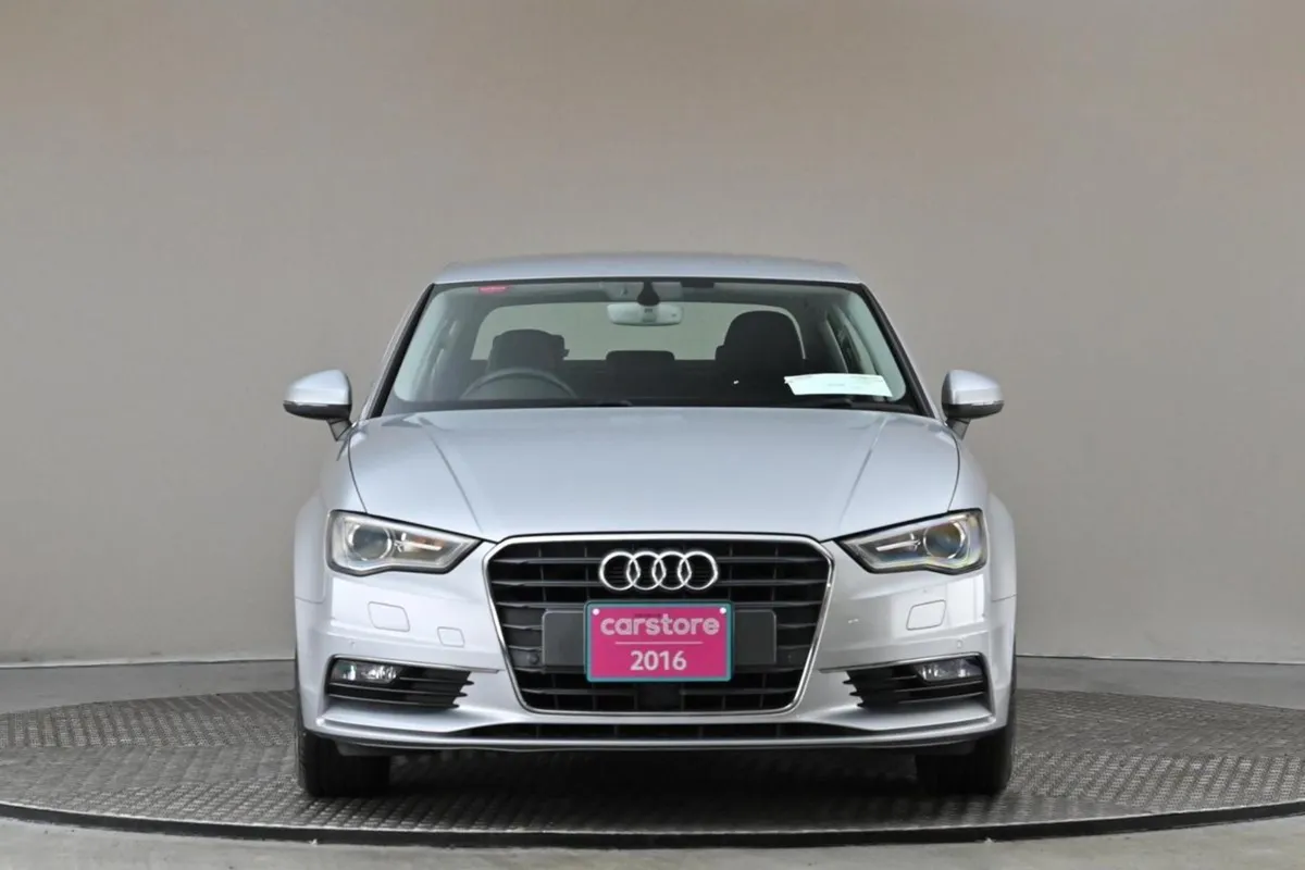 Audi A3 1.4 Tfsi S-tronic 4DR  full Leather rever - Image 2