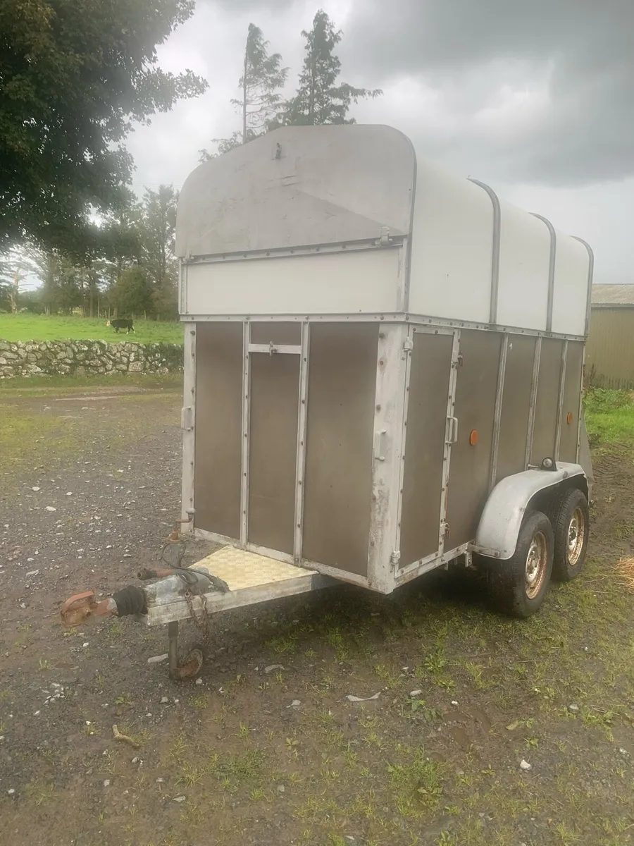 Horse box - Image 1