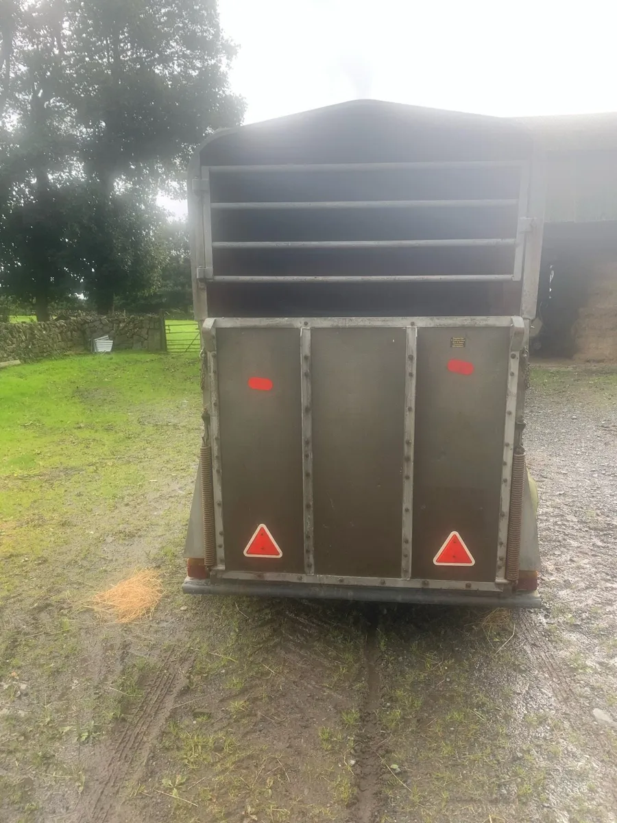 Horse box - Image 2