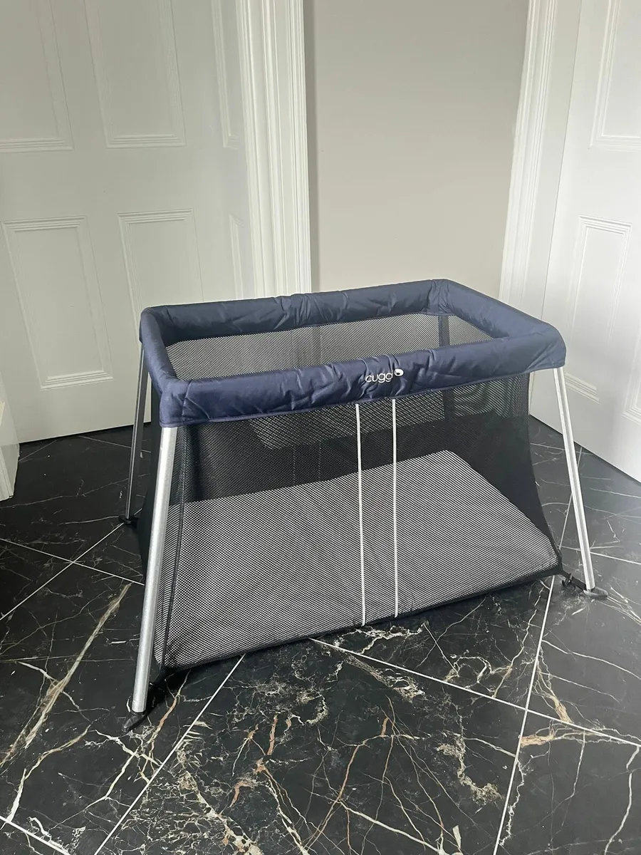 Travel cot - Image 1