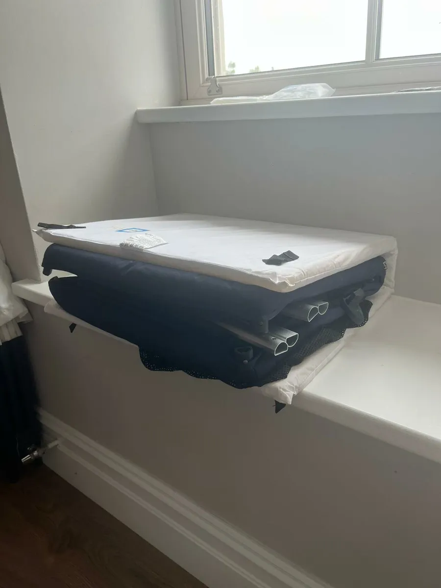 Travel cot - Image 3