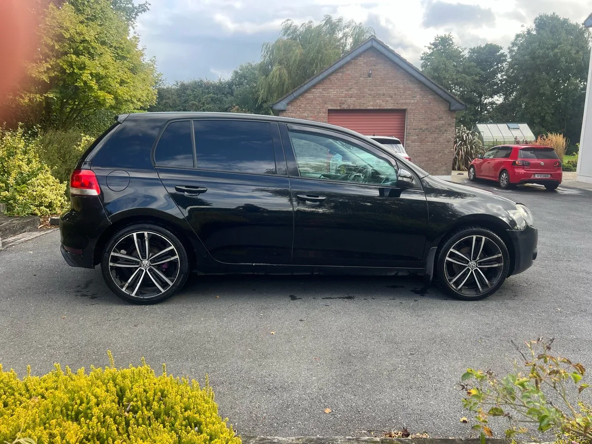 Volkswagen golf - Image 2