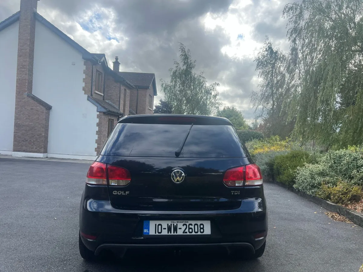 Volkswagen golf - Image 3