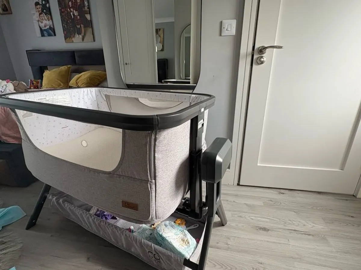 Baby Elegance Co Glide Electric BedSide Crib - Image 4