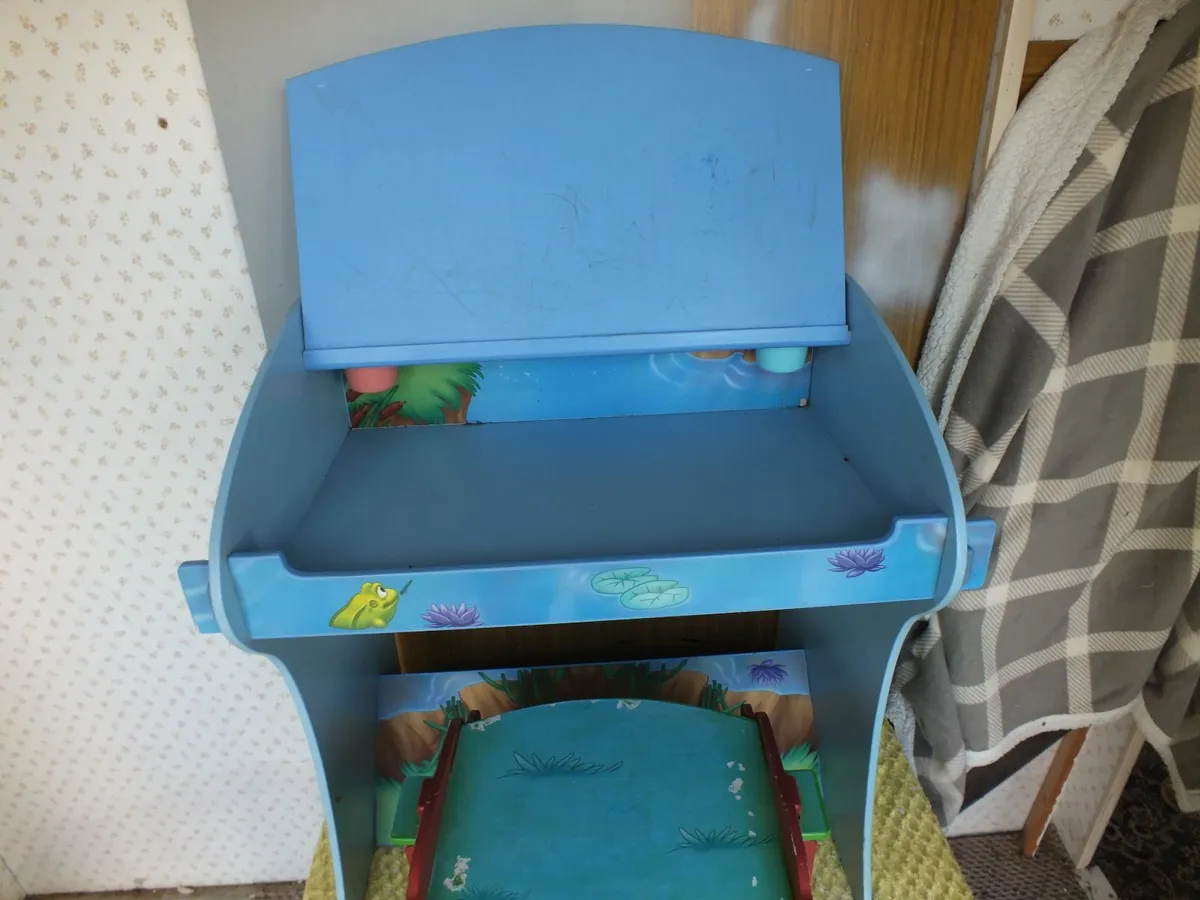 Desk - Image 2