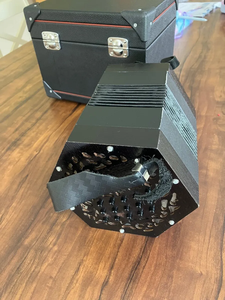 Mcneela Wren Concertina - Image 1
