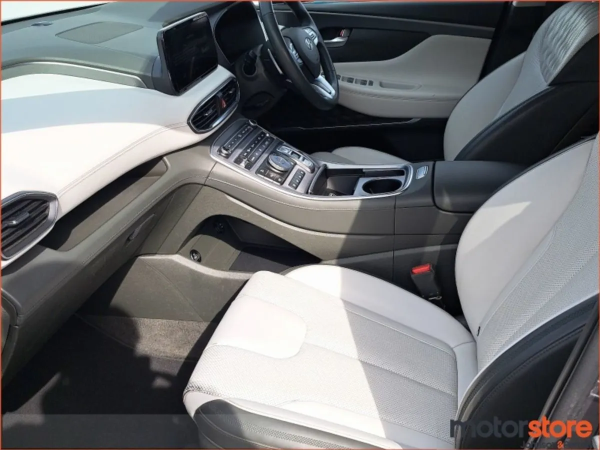 Hyundai Santa Fe 1.6 Phev 4WD Premium Auto - Image 3
