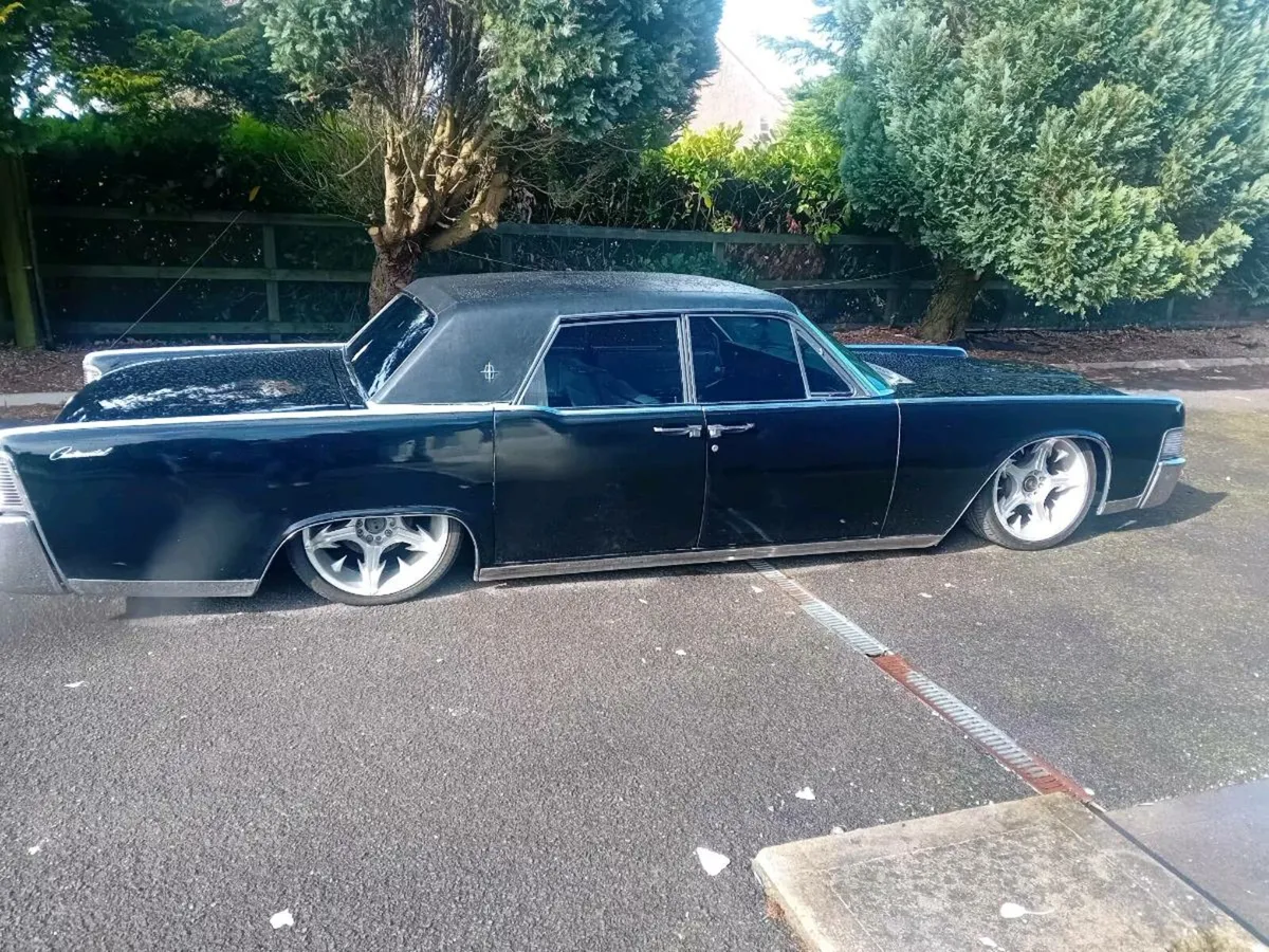 Classic car - Image 1