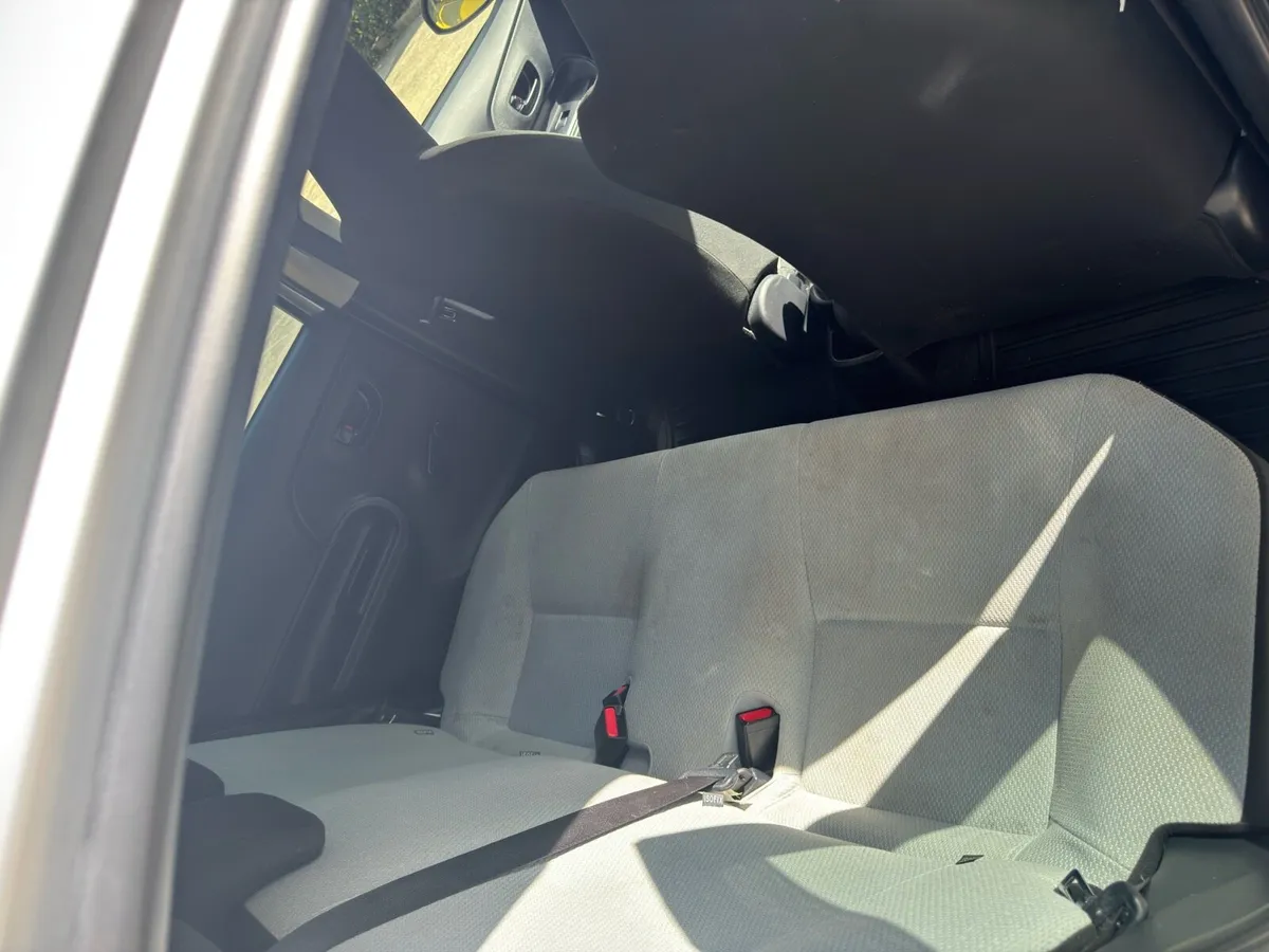 2015 Toyota aqua automatic 1.5 hybrid - Image 4
