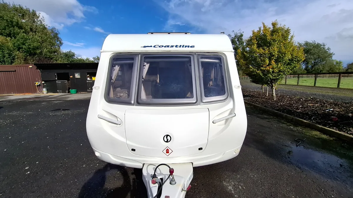 Swift Sterling Coastline 470 Caravan fixed bed - Image 2