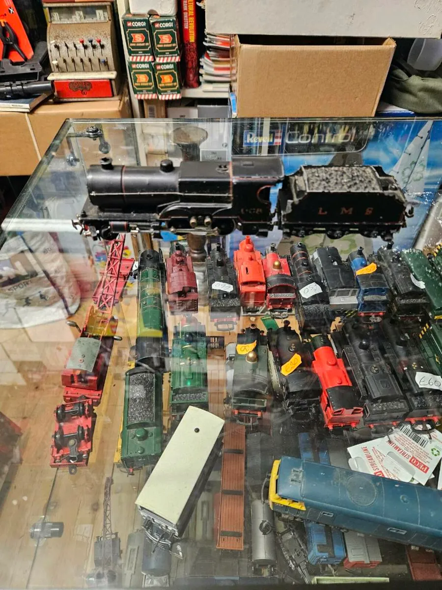 Hornby TTR HO scale Engine - Image 1