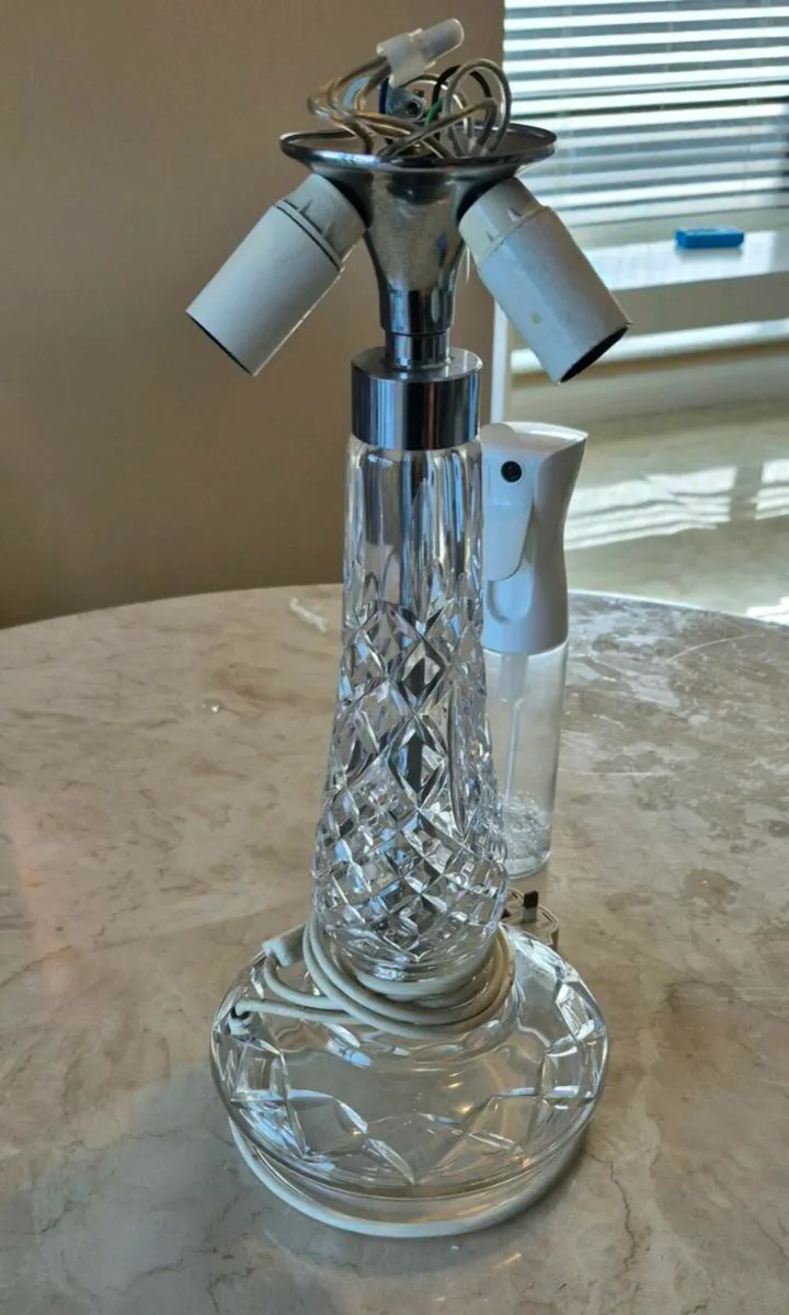 Waterford crystal Achillbeg mushroom shaped table - Image 2