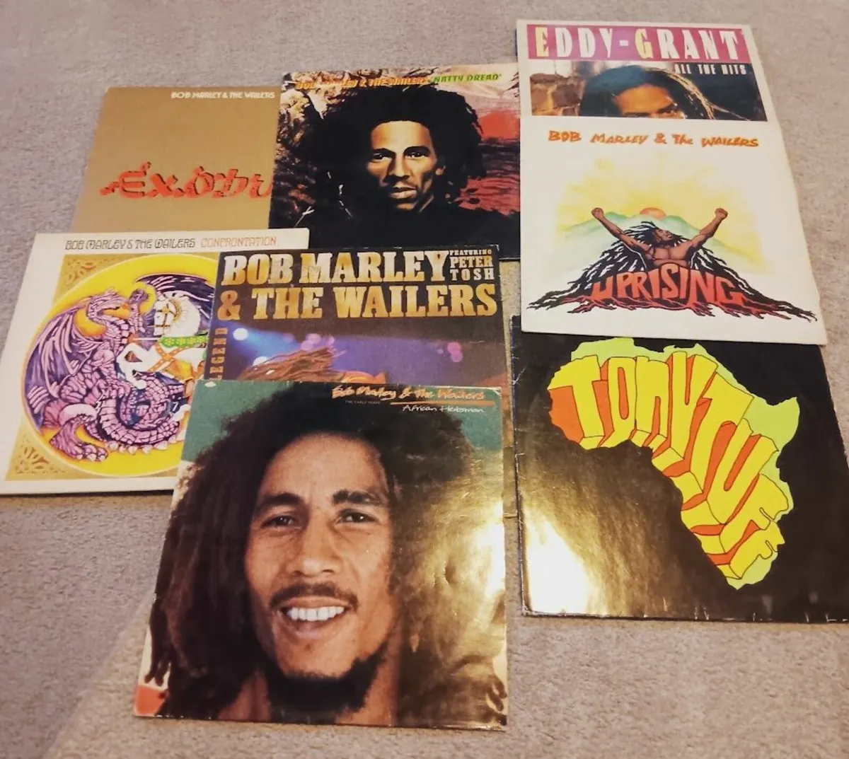 Vintage reggae vinyl records + record player - Image 1