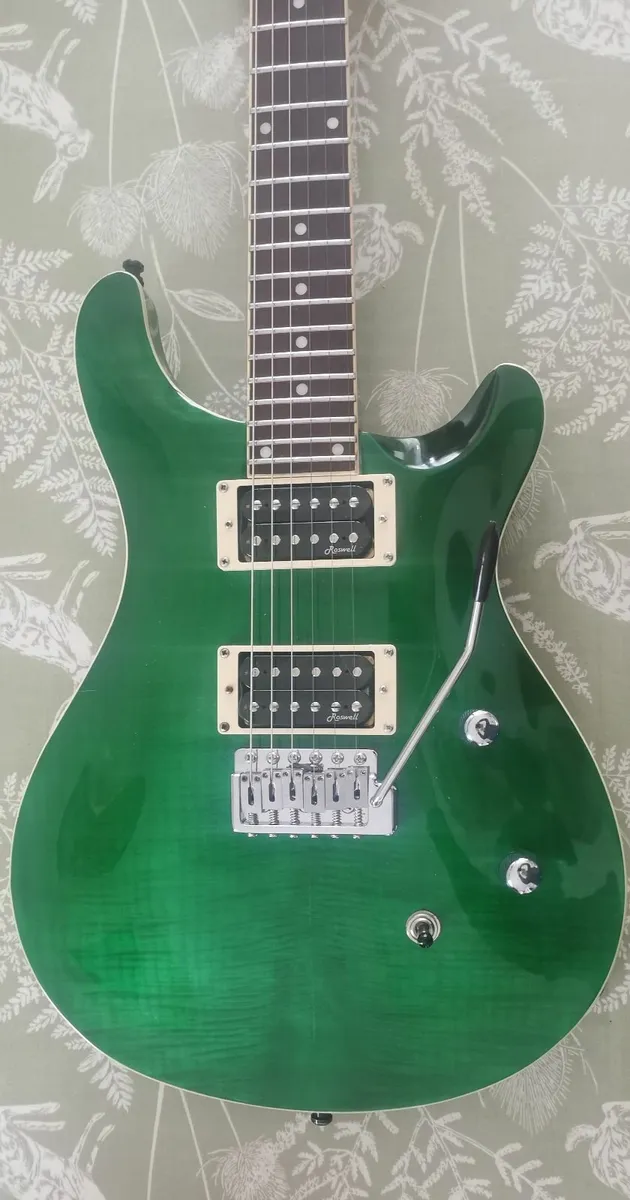 Electric guitar - Image 1