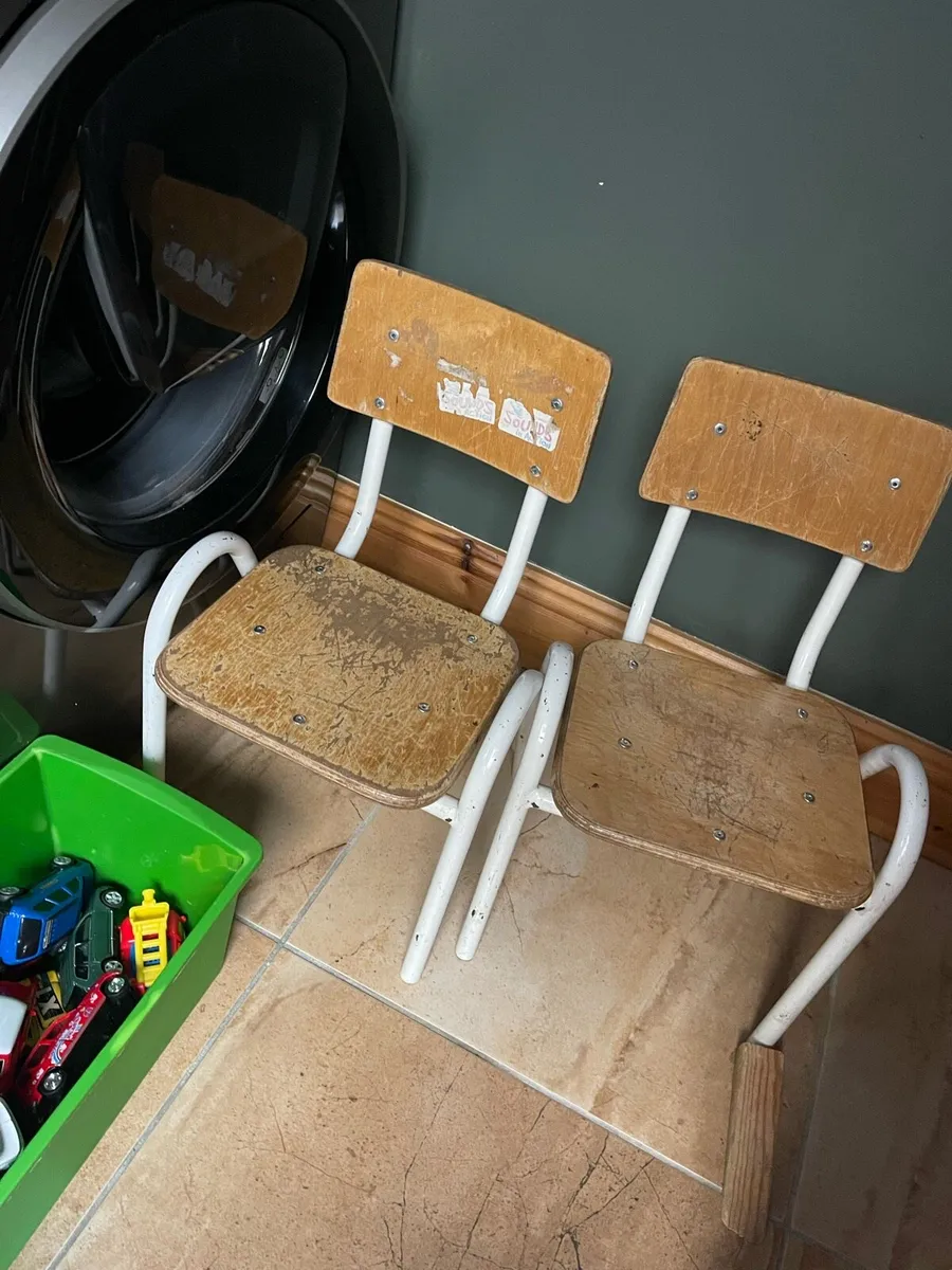 Child’s Table & Chairs - Image 2