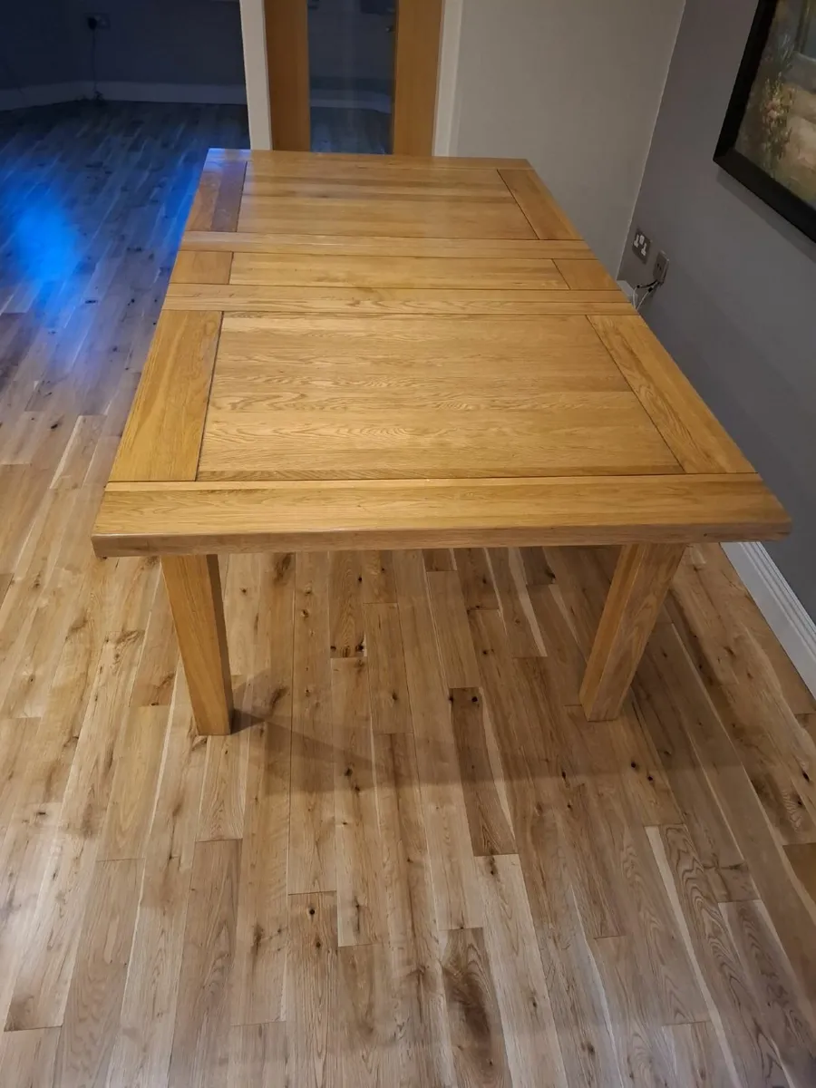 Solid Oak extending dining table and 6 chairs - Image 1