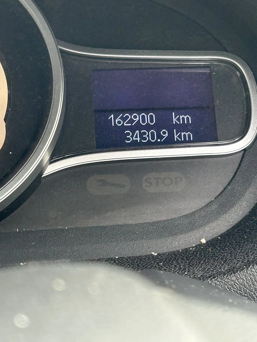 Renault Megane 2010 - Image 2
