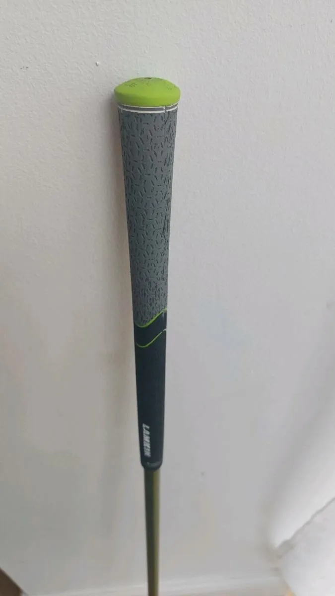 Titleist 905t Driver 10.5 - Image 4