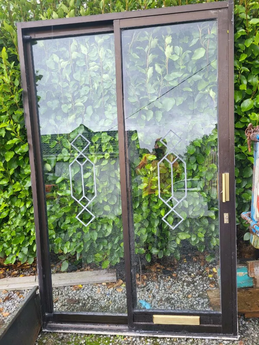 Brown patio door - Image 2