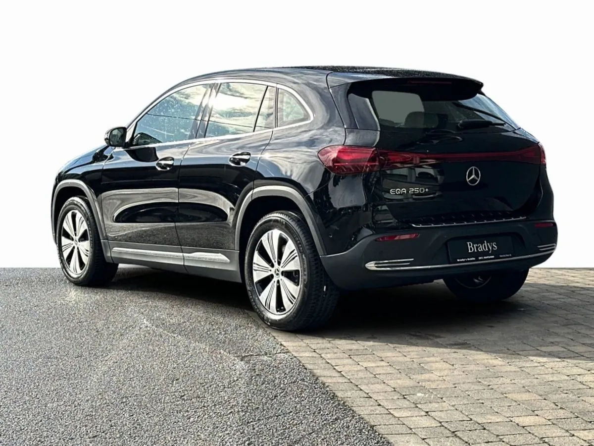 Mercedes-Benz EQA EQA 250  Up to 560 km Range--pr - Image 4