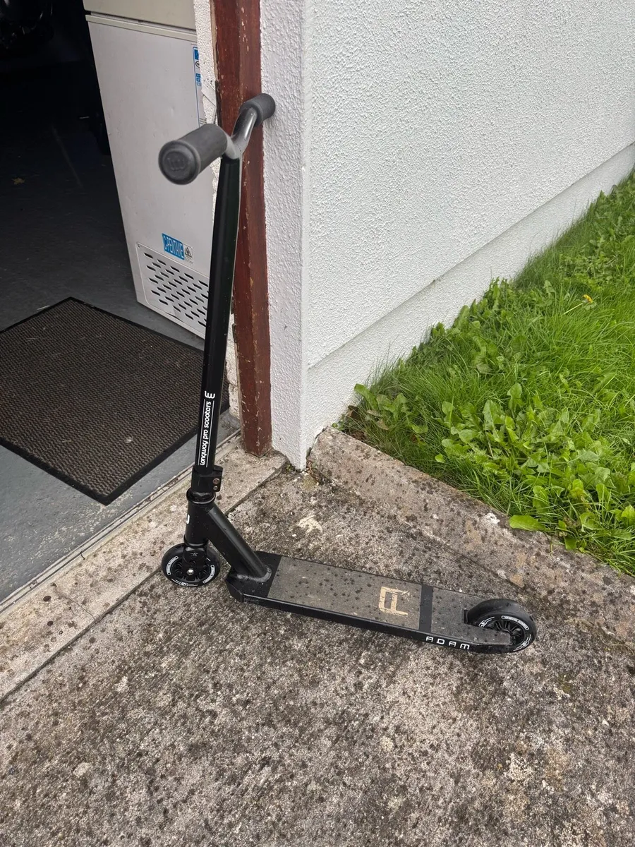 Kids scooter - Image 1