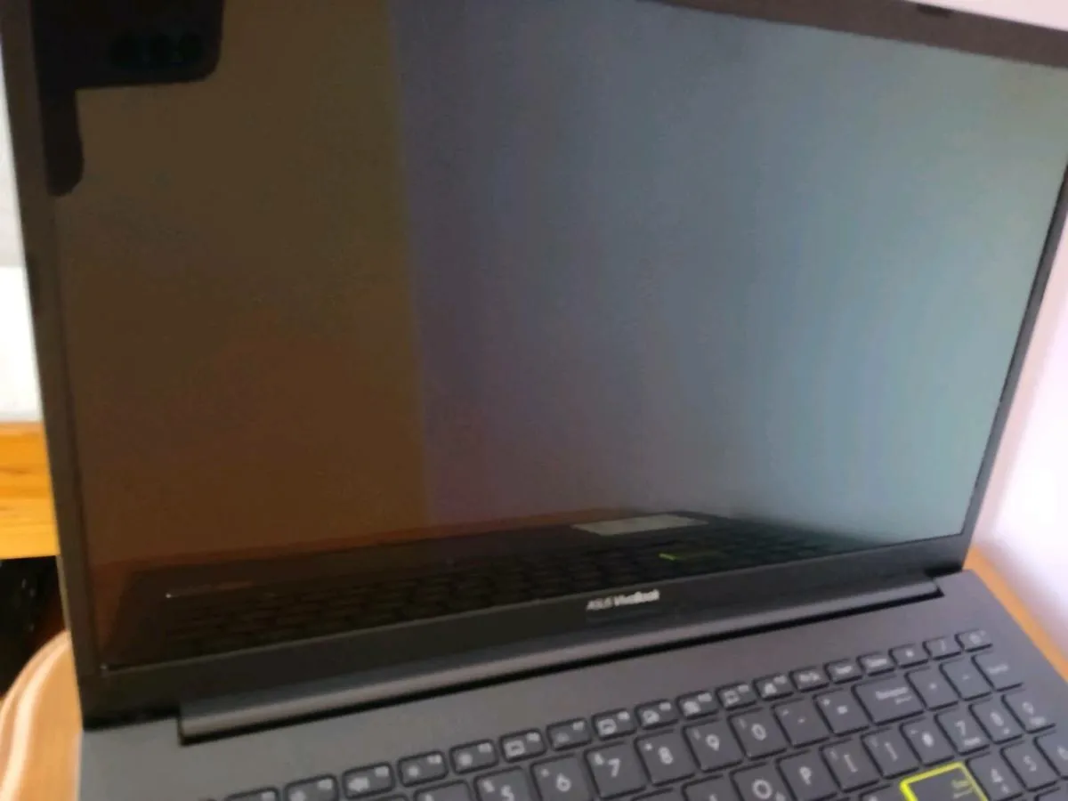 Laptop - Image 3