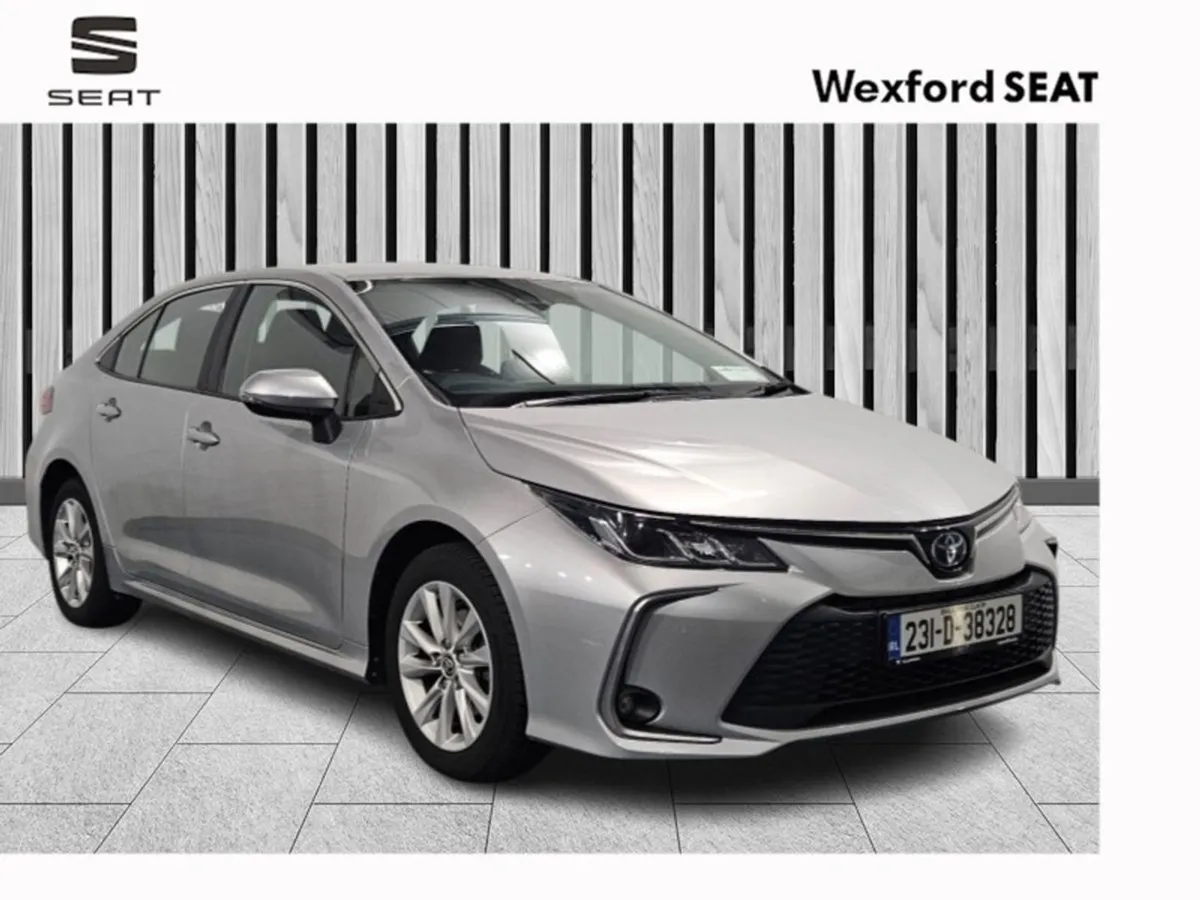 Toyota Corolla 1.8 Hybrid Luna Saloon - Image 1