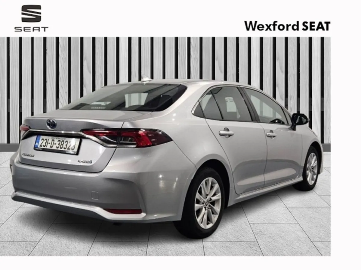 Toyota Corolla 1.8 Hybrid Luna Saloon - Image 4