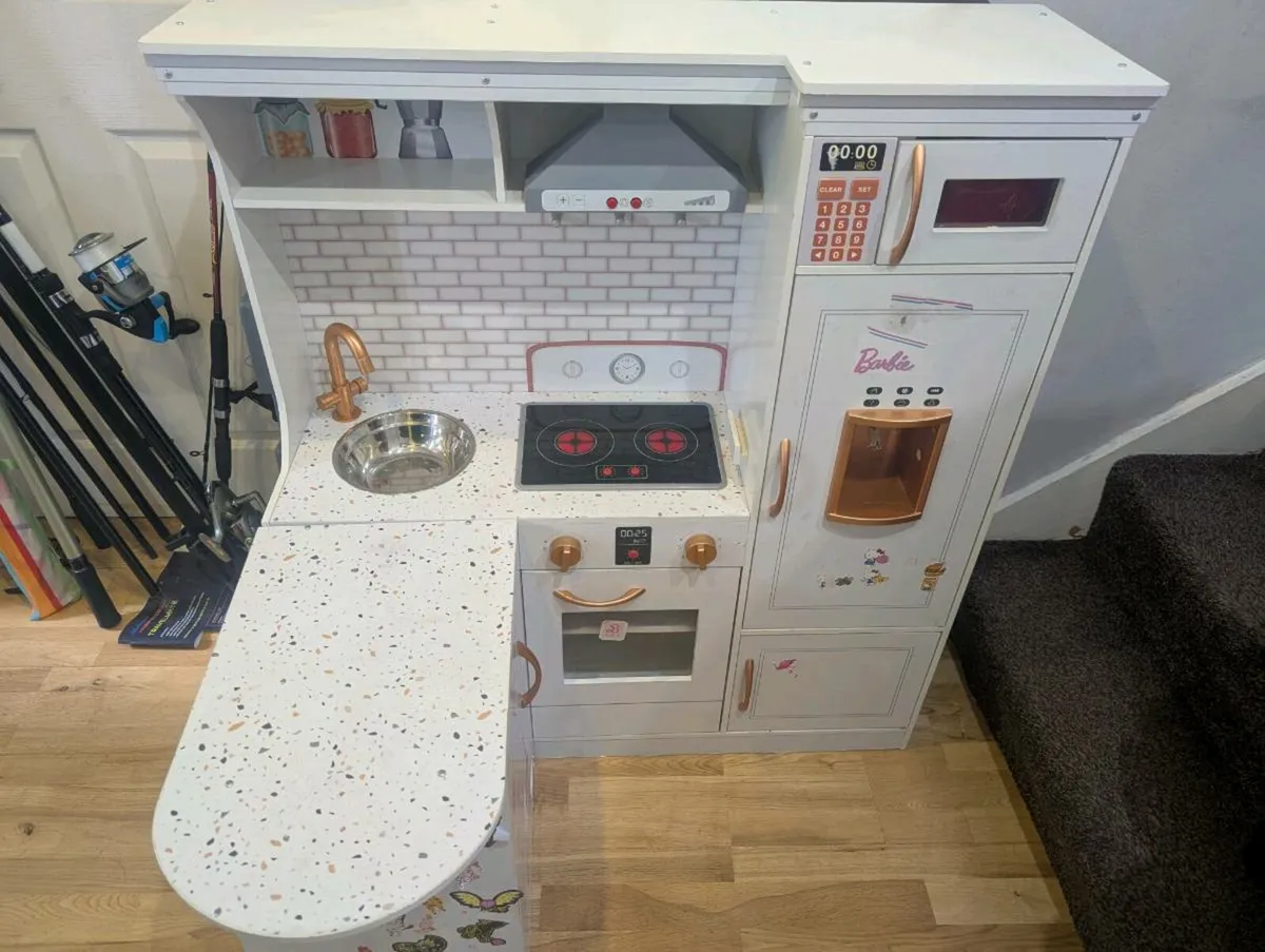 Toy kitchen