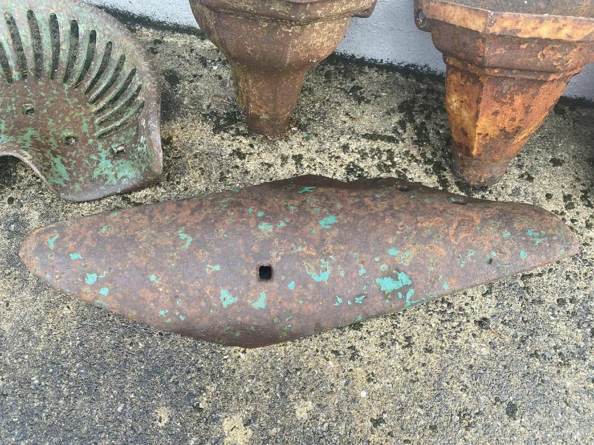 Cast Iron collection - Image 3