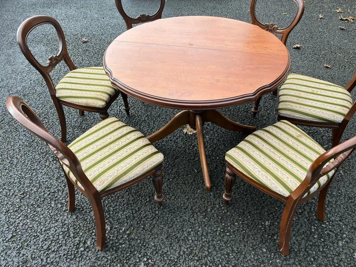Table & 6 chairs - Image 3