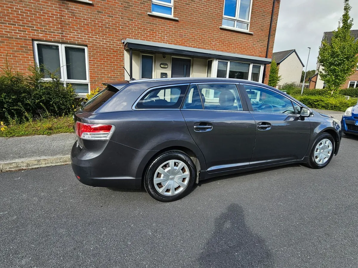 Avensis 2.0 Tdi Estate - Image 3