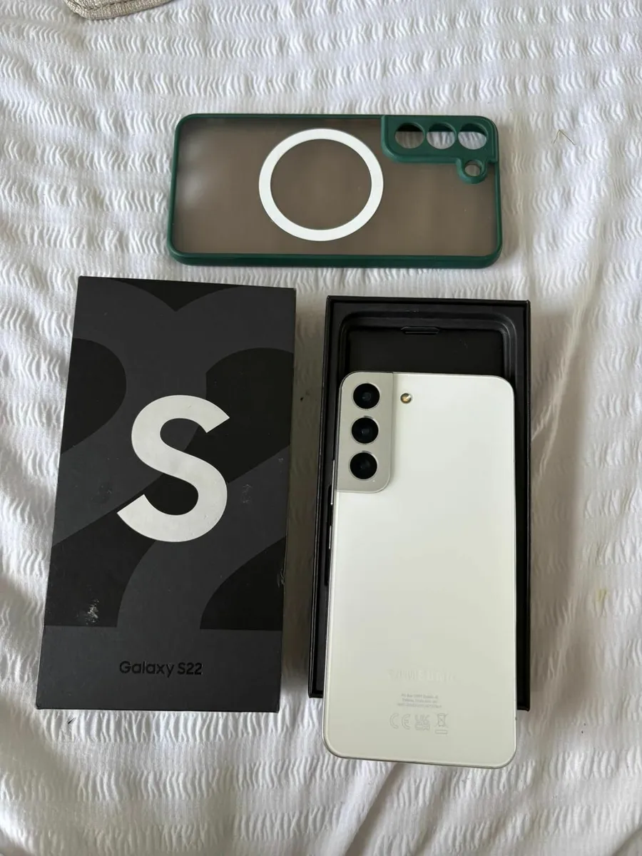 Samsung S22 - Image 2