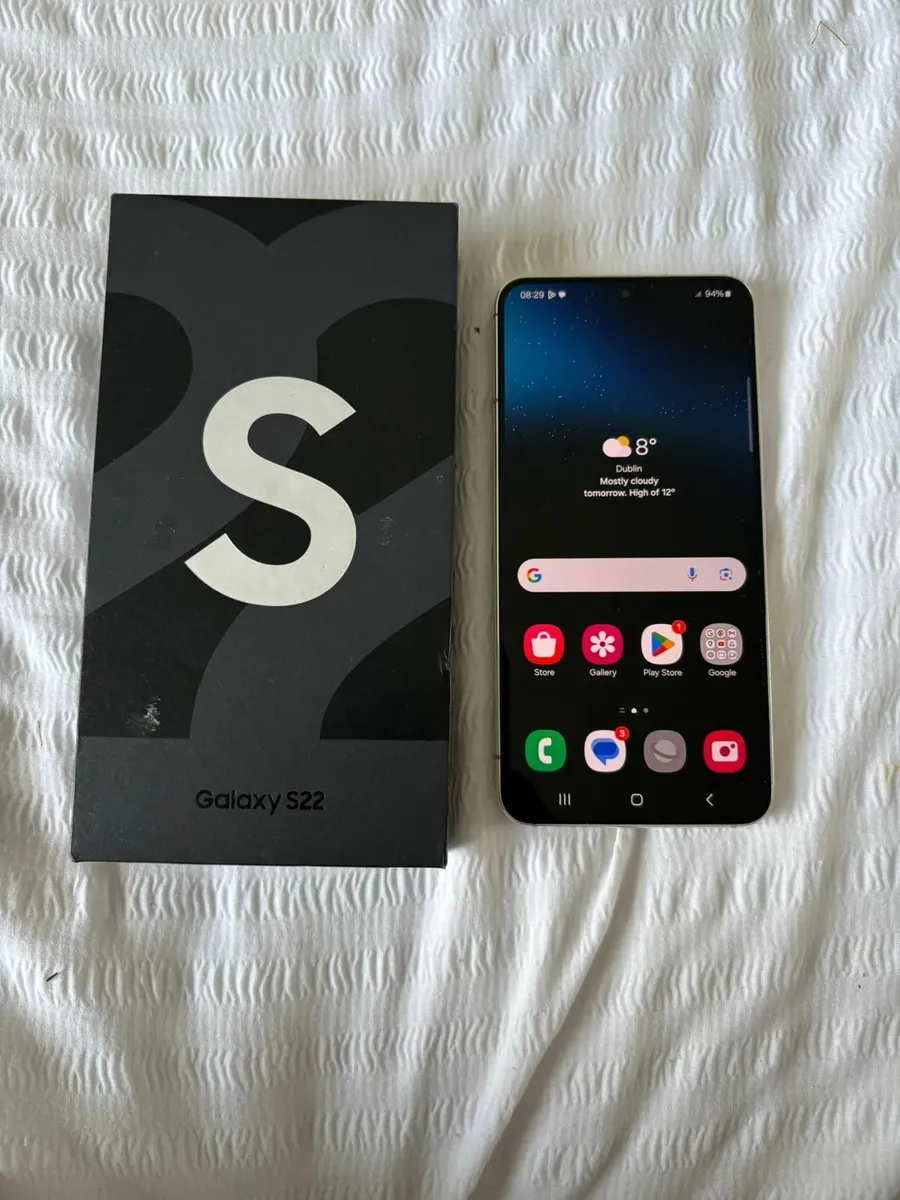 Samsung S22 - Image 1