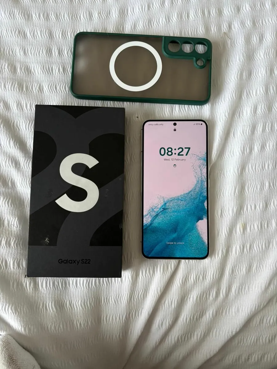 Samsung S22 - Image 3