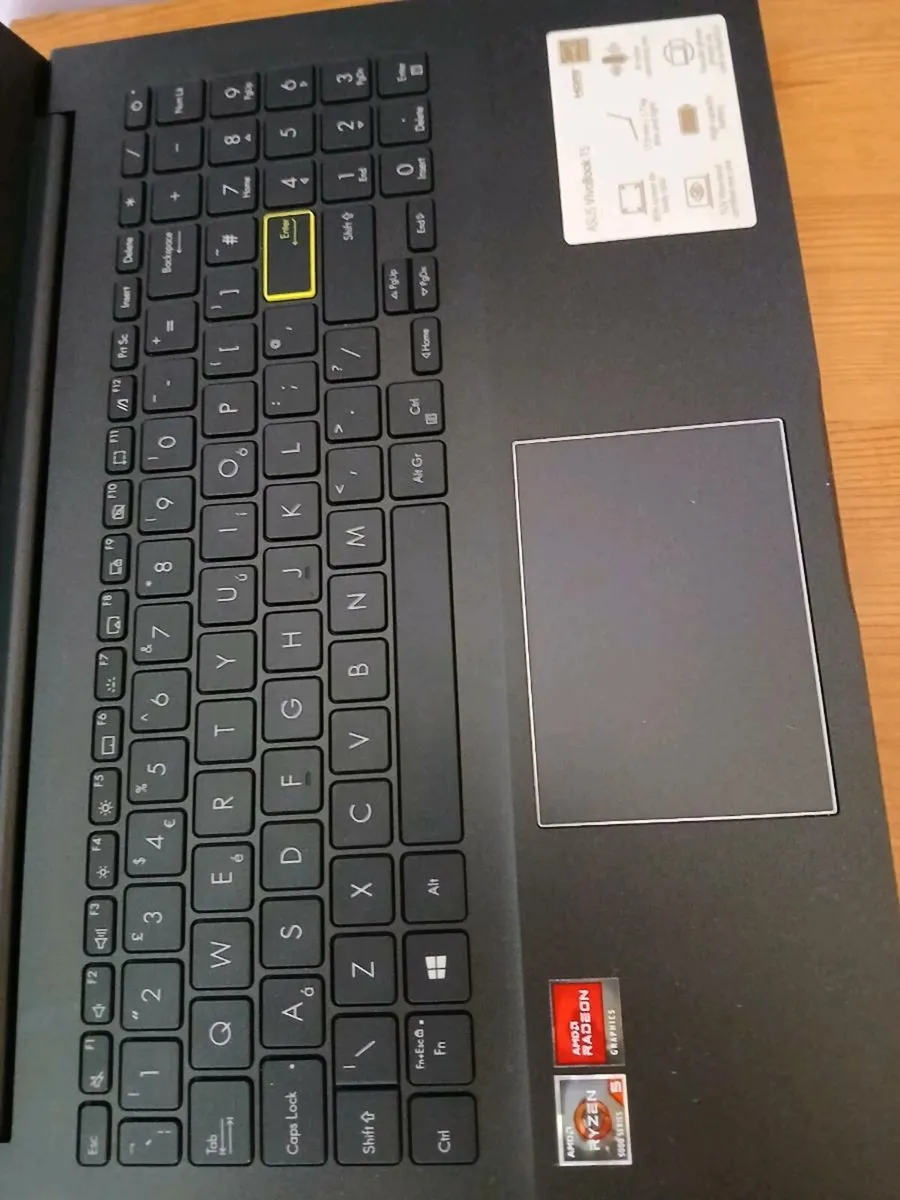 Laptop - Image 4