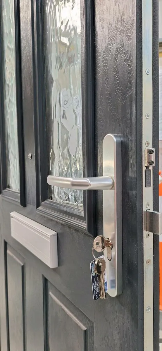 New single rebate composite door - Image 4