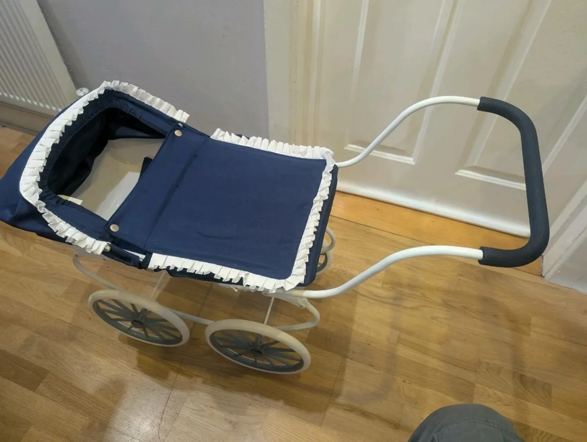 Kids baby toy old fashioned pram. - Image 2