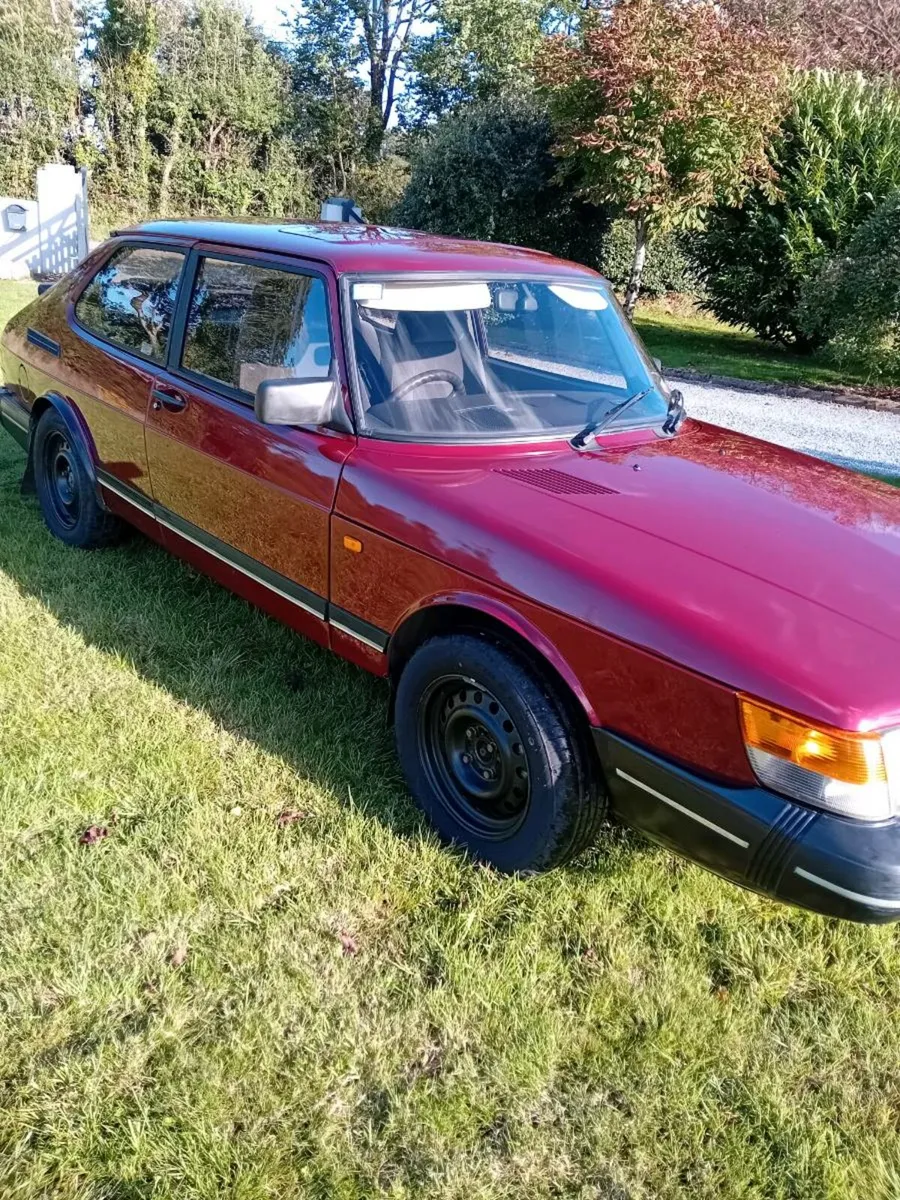 Saab 900 SE. - Image 1