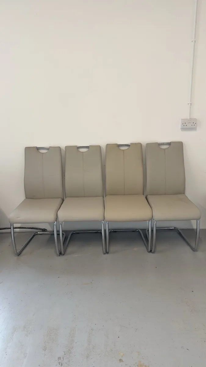 4 Dining Chairs