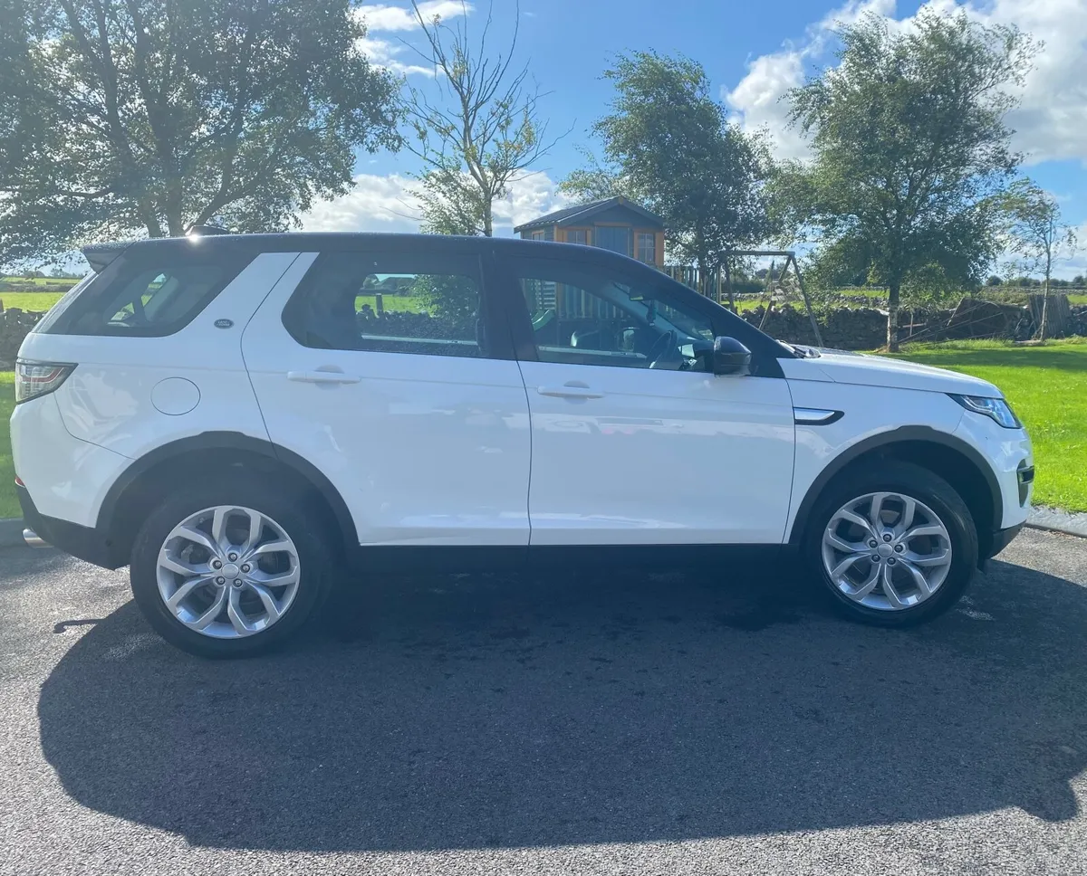 Land Rover Discovery Sport 2019 - Image 1