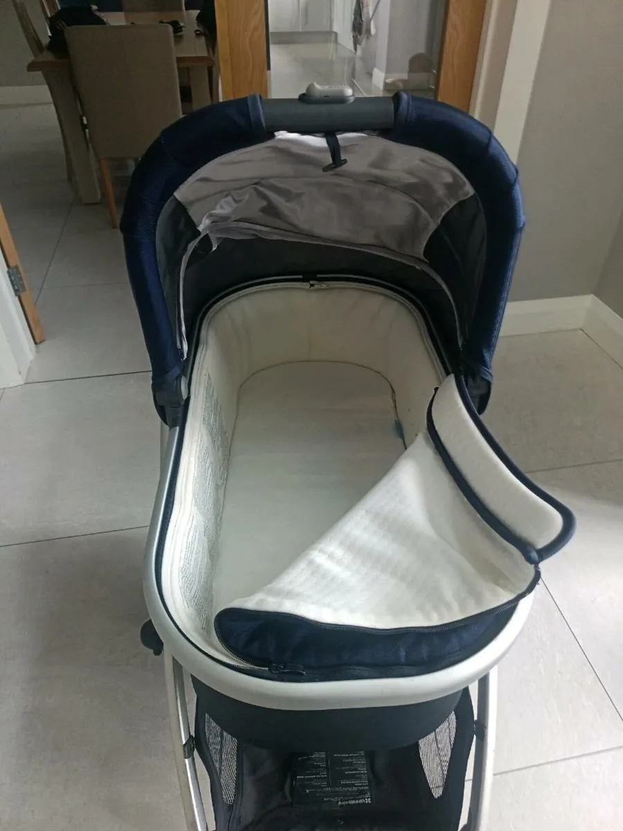 Uppababy vista travel system - Image 4