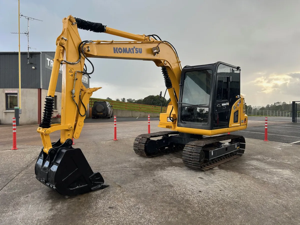(2016) Komatsu PC 70-8 C/W Thumb Grab - Image 4