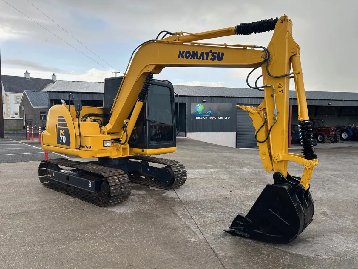 (2016) Komatsu PC 70-8 C/W Thumb Grab - Image 2
