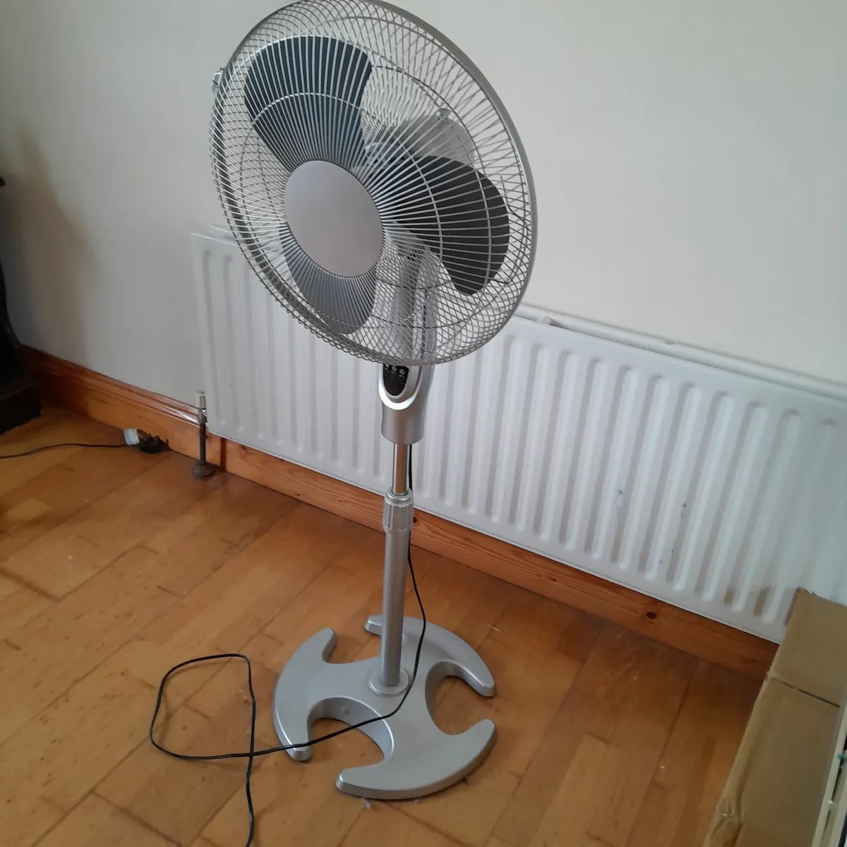 3 ft free standing fan - Image 1